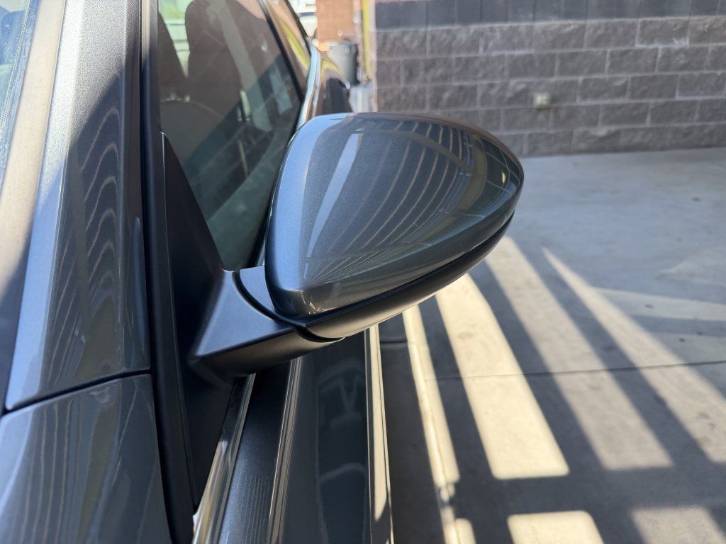 Used 2025 Volkswagen Jetta SE w/ Sunroof Package FWD image 12