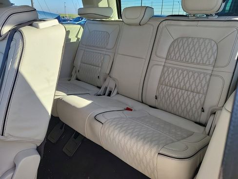 Used 2022 Lincoln Navigator Black Label image 10