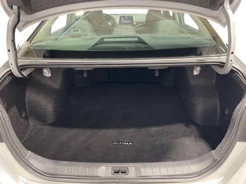 Used 2024 Nissan Altima 2.5 SV FWD image 11