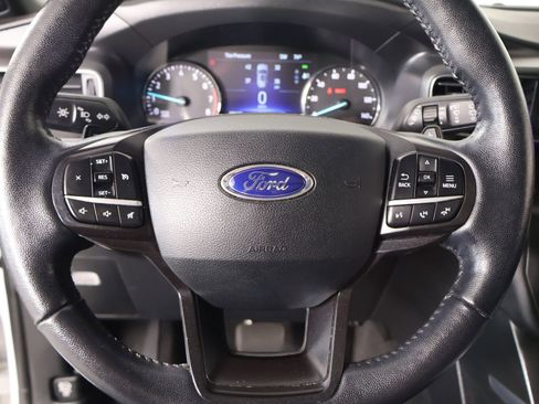 Used 2020 Ford Explorer XLT w/ Equipment Group 202A RWD image 3