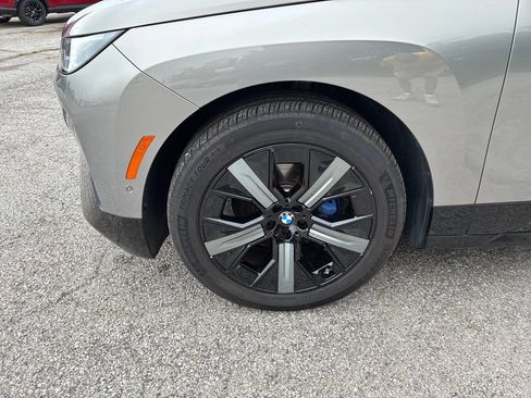 Used 2024 BMW iX xDrive50 w/ Premium Package AWD/4WD image 11