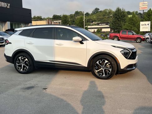 Used 2025 Kia Sportage EX w/ Premium Package FWD image 2