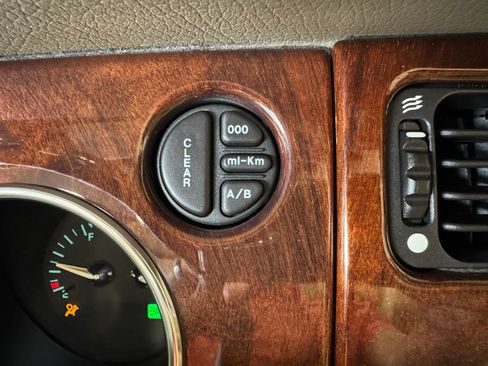 Used 2003 Jaguar XK8 Convertible RWD image 65