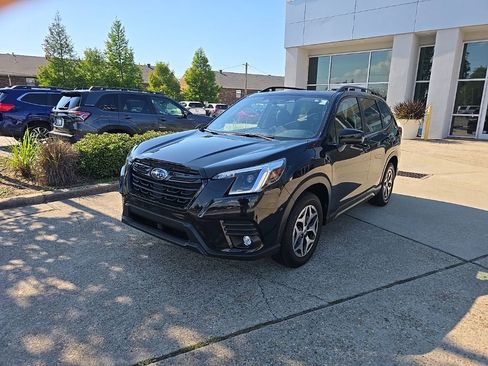 Used 2024 Subaru Forester Premium AWD/4WD image 11