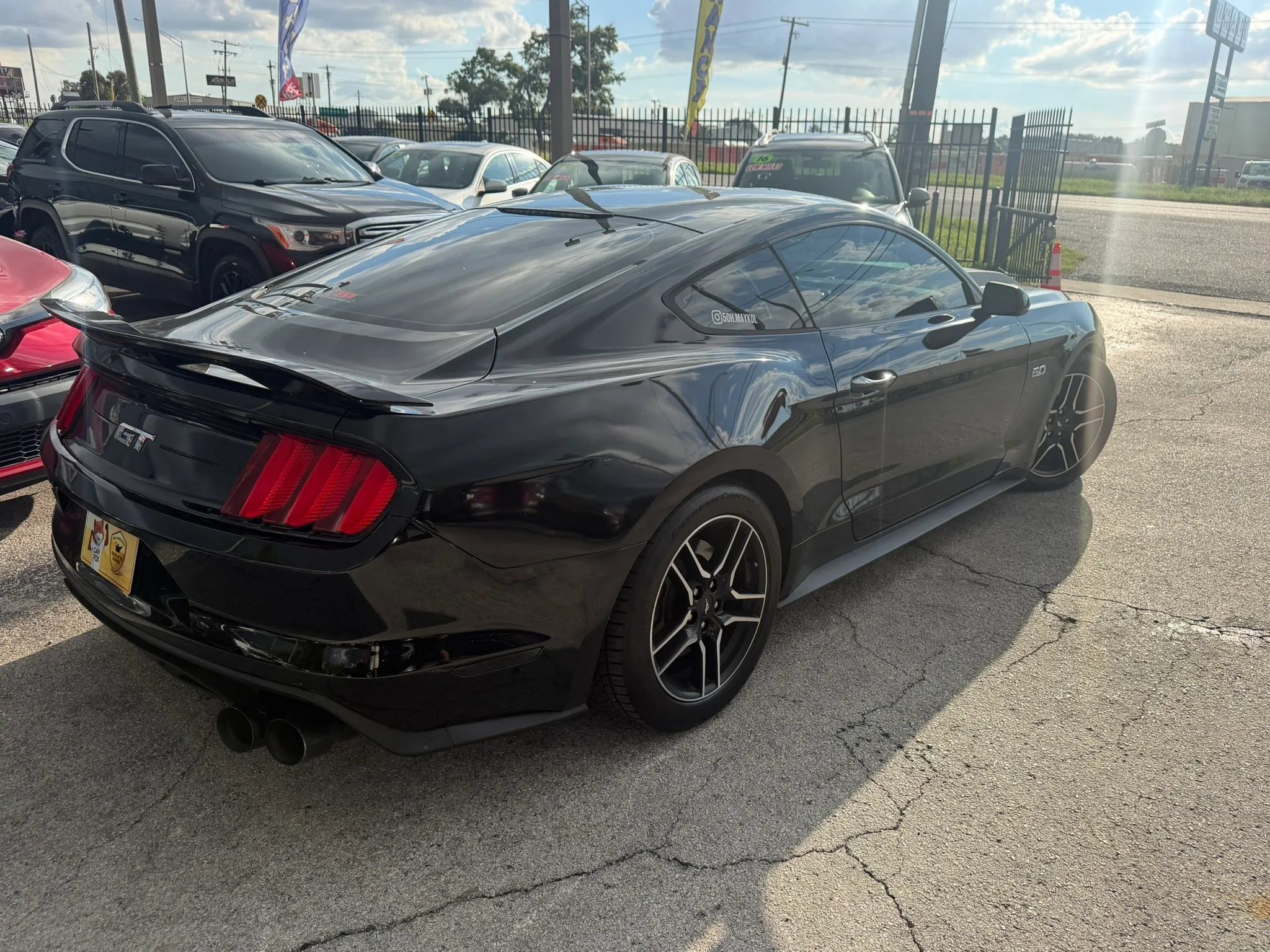 Used 2017 Ford Mustang GT RWD image 3