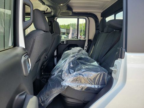New 2024 Jeep Gladiator Sport image 6