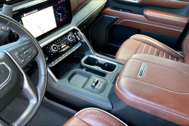 Used 2024 GMC Sierra 3500 Denali Ultimate AWD/4WD image 17