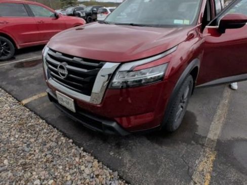 Used 2022 Nissan Pathfinder SV AWD/4WD image 7