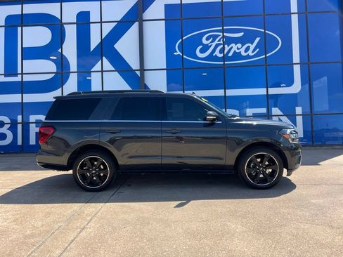 Used 2024 Ford Expedition Limited AWD/4WD image 4
