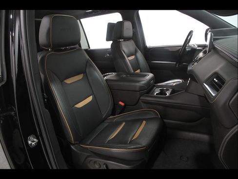 Certified 2021 GMC Yukon XL AT4 w/ Rear Media and Nav Package AWD/4WD image 19
