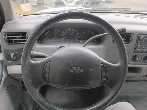 Used 2001 Ford F250 2WD SuperCab Super Duty image 16