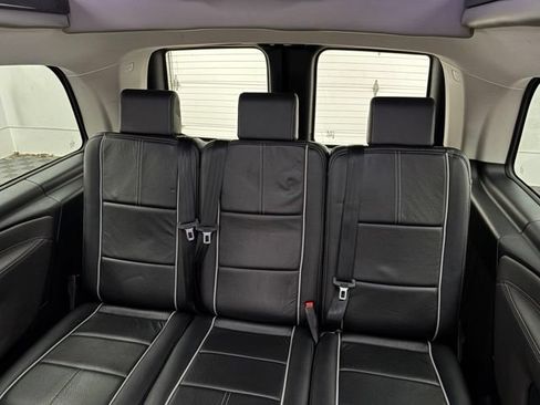 Used 2019 Mercedes-Benz Metris Passenger image 43