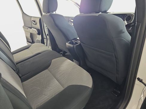 Used 2020 Toyota Tacoma TRD Off-Road image 12