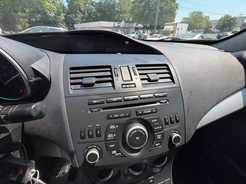 Used 2012 MAZDA MAZDA3 i Touring FWD image 15