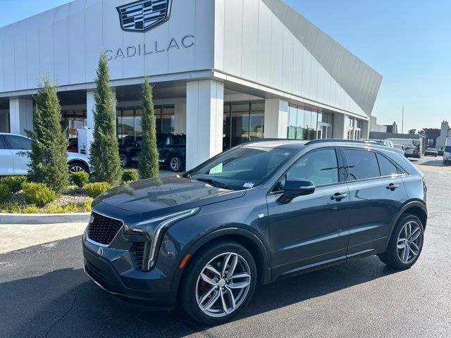 Used 2021 Cadillac XT4 Sport AWD/4WD image 2