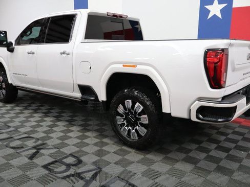 Used 2022 GMC Sierra 2500 Denali AWD/4WD image 11