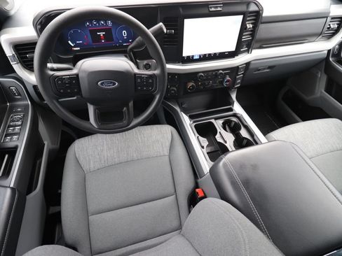 Used 2025 Ford F250 XLT w/ Black Appearance Package AWD/4WD image 6
