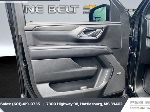 Used 2023 GMC Yukon XL AT4 w/ AT4 Premium Plus Package AWD/4WD image 17
