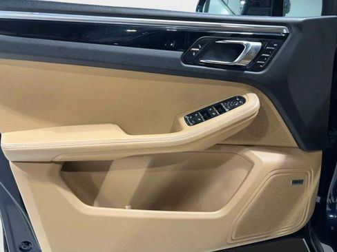 Used 2016 Porsche Macan S image 10