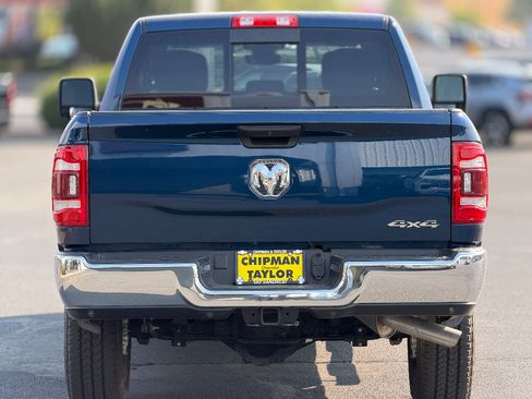 Used 2024 RAM 2500 Tradesman w/ Chrome Appearance Group AWD/4WD image 18