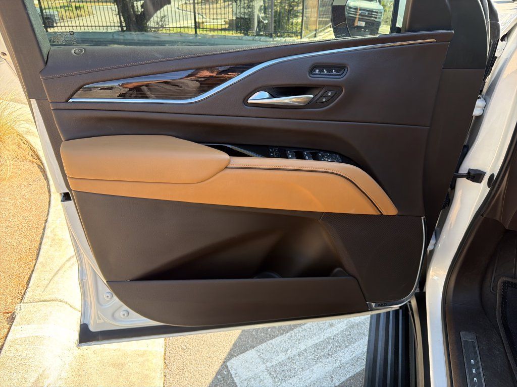 Used 2021 Cadillac Escalade ESV Premium Luxury w/ Driver Assist Tech Package RWD image 15