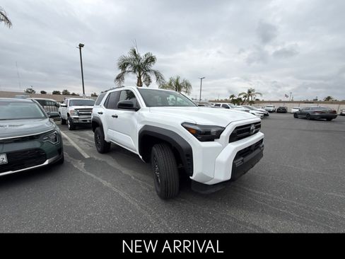 Used 2025 Toyota 4Runner SR5 AWD/4WD image 3