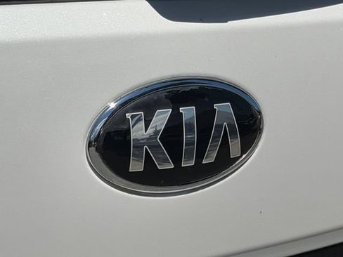 Used 2020 Kia Soul S FWD image 10