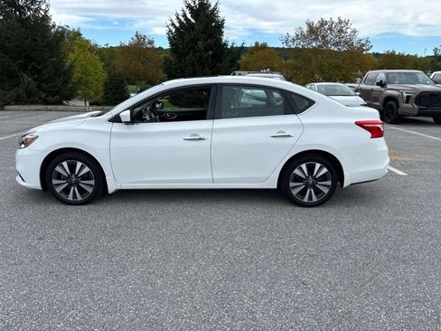 Used 2019 Nissan Sentra SV w/ Special Edition Package FWD image 5