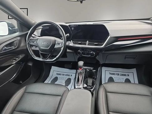 Used 2024 Chevrolet Trax RS FWD image 14