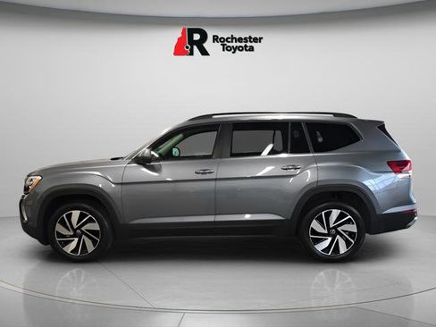 Used 2025 Volkswagen Atlas SE image 9