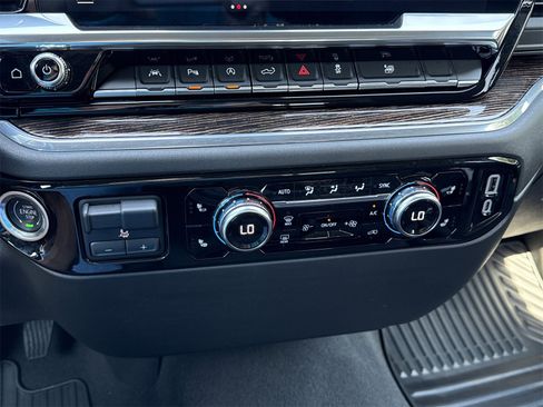 Used 2024 GMC Sierra 1500 SLE w/ Preferred Package image 26