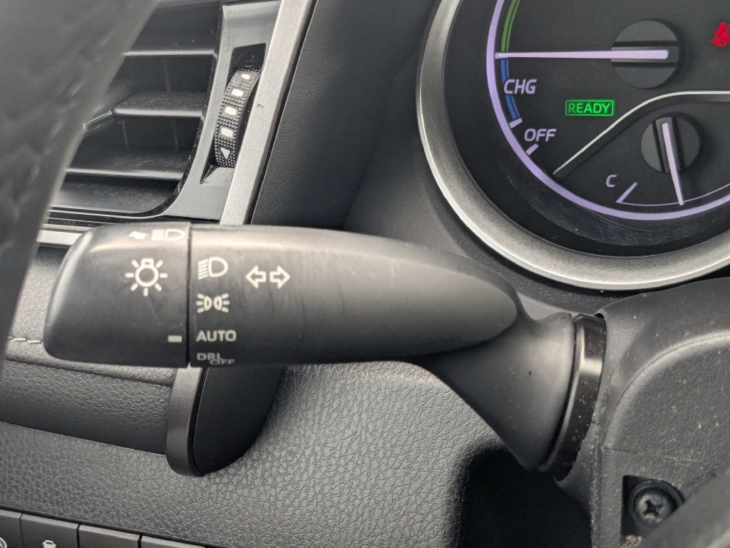 Used 2022 Toyota Camry XLE FWD image 32
