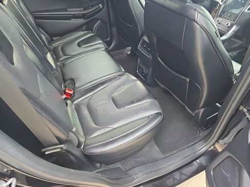 Used 2022 Ford Edge Titanium image 34