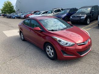 Used 2015 Hyundai Elantra SE FWD video 2