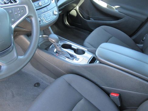 Used 2024 Chevrolet Malibu LT FWD image 15