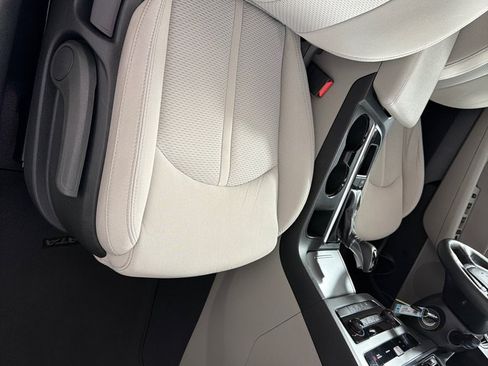 Used 2015 Hyundai Sonata SE w/ Option Group 09 FWD image 18