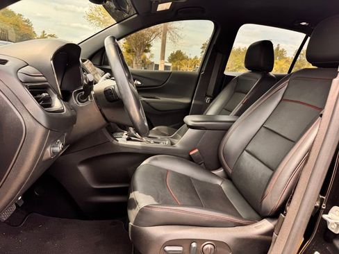 Used 2022 Chevrolet Equinox RS w/ RS Leather Package image 8