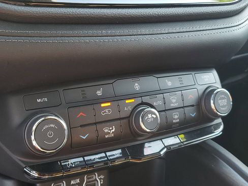 Used 2024 Dodge Durango SXT image 11