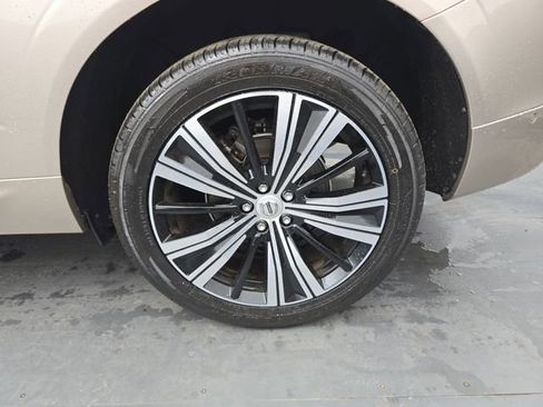 Used 2023 Volvo XC60 B5 Plus w/ Protection Package Premier FWD image 17