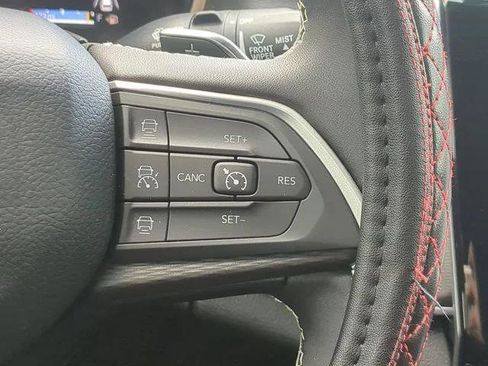 Certified 2024 Jeep Grand Cherokee Laredo AWD/4WD image 29