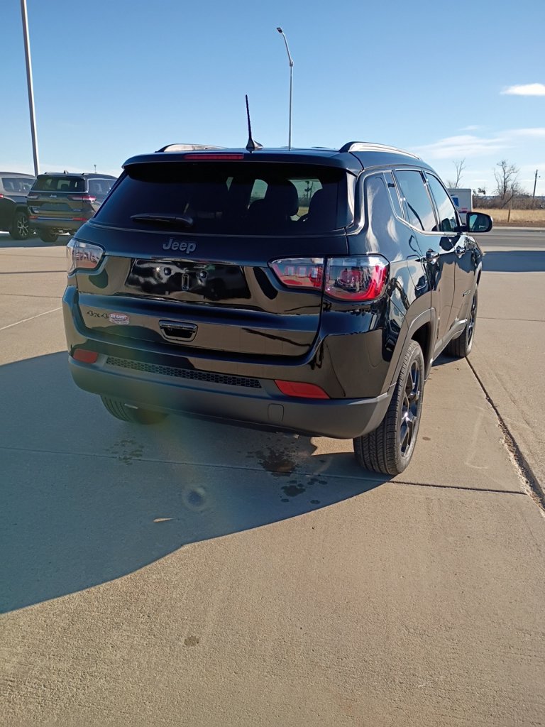 New 2026 Jeep Compass Latitude AWD/4WD image 3
