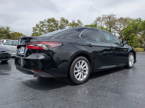 Used 2024 Toyota Camry LE w/ Convenience Package image 4