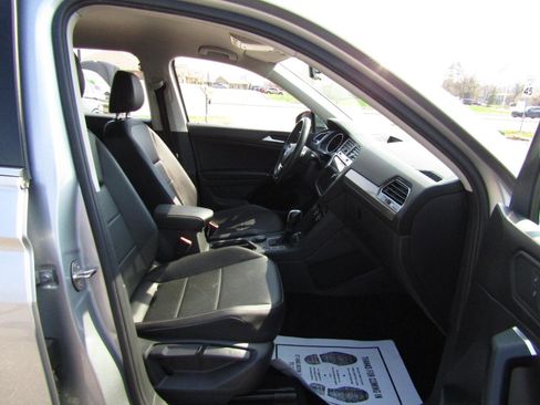 Used 2020 Volkswagen Tiguan S image 23