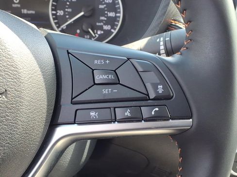 Used 2025 Nissan Sentra SR FWD image 27