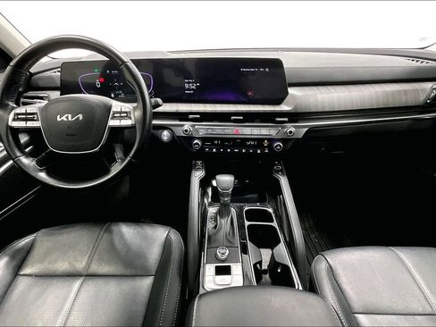 Used 2024 Kia Telluride EX w/ EX Captain's Chair Package FWD image 18