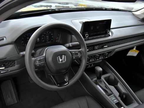 Used 2025 Honda Accord SE image 14