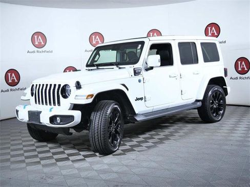 Used 2021 Jeep Wrangler Unlimited Sahara image 4
