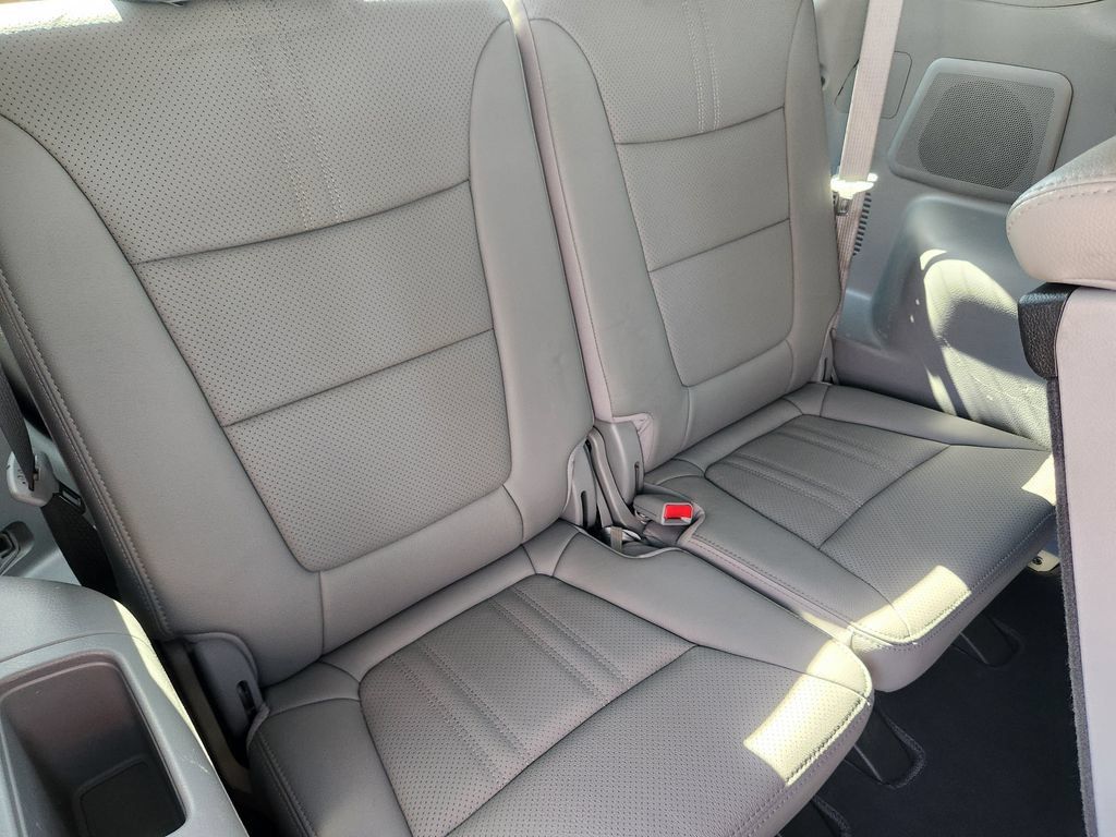 Used 2014 Kia Sorento SX w/ 3rd Row Package FWD image 11