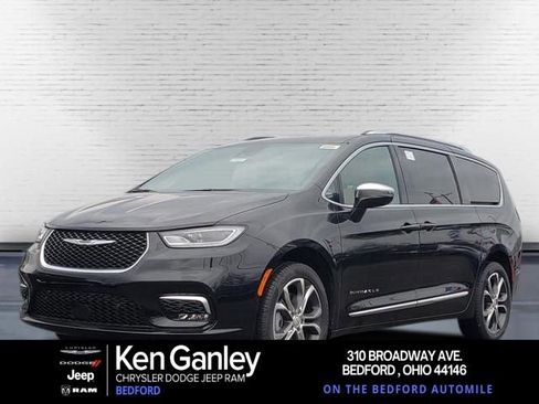 New 2026 Chrysler Pacifica Pinnacle AWD/4WD image 1