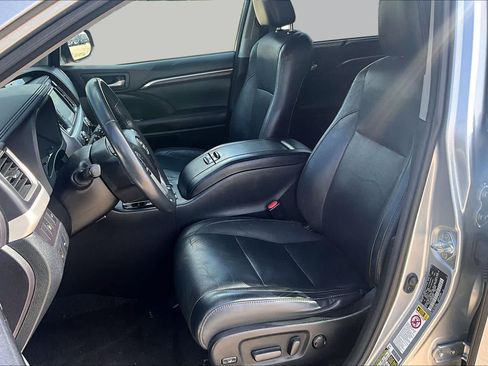 Used 2016 Toyota Highlander Limited FWD image 8
